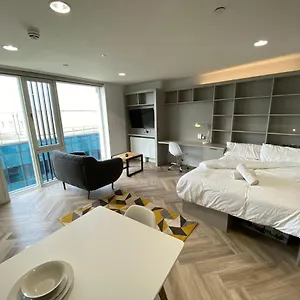  Apartment Eyre Square Self Catering